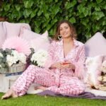 MADAM HEFNER VELVET LOUNGE JACKET PINK WITH FEATHERS