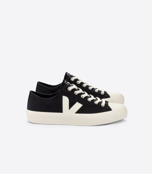 Wata II Low Canvas in Black Pierre from Veja